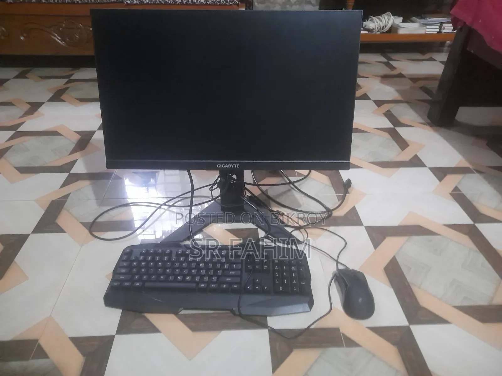 Gigabyte 24f2