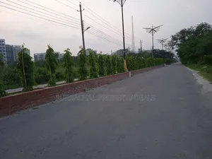 21.60 Katha Lake-View Corner Plot for Sale in Bashundhara R/A Block-P