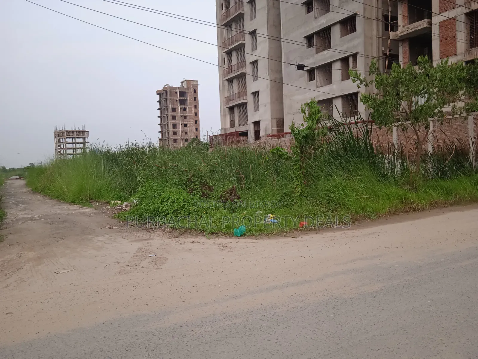 21.60 Katha Lake-View Corner Plot for Sale in Bashundhara R/A Block-P