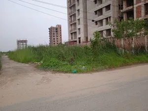 21.60 Katha Lake-View Corner Plot for Sale in Bashundhara R/A Block-P