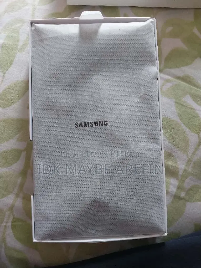 New Samsung 128 GB Silver