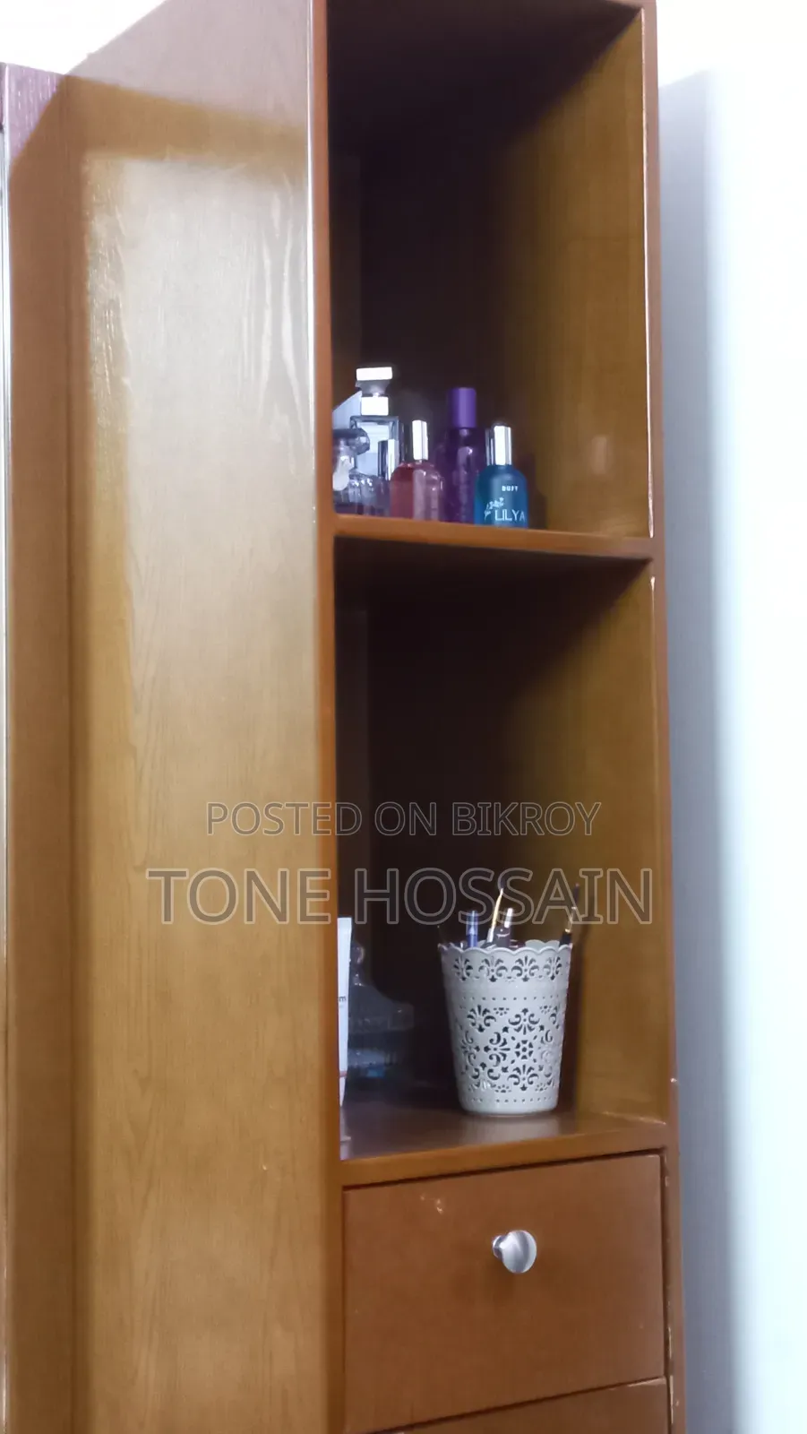 Vanity Stand/Dressing Stand