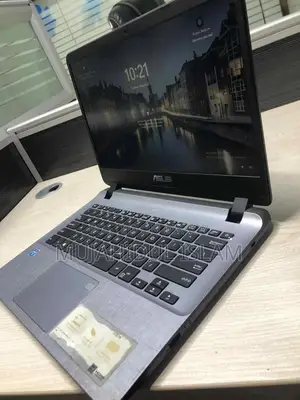 Laptop Asus VivoBook X540SA 4GB Intel Celeron HDD+SSD 500GB