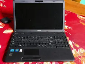 Laptop Toshiba Satellite C655D 3GB Intel Core I5 HDD 500GB