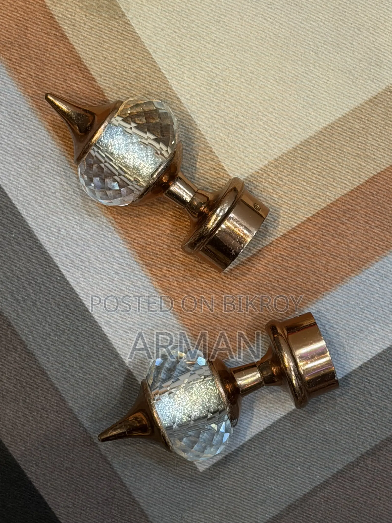 1 Set (2 Pcs) Premium Quality Porda Crystal Minar