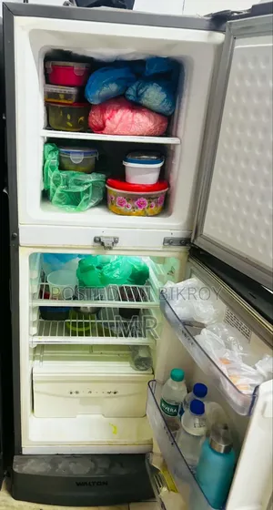 Walton Fridge, 9 cubic feet, 157 liters, Excellent Condition