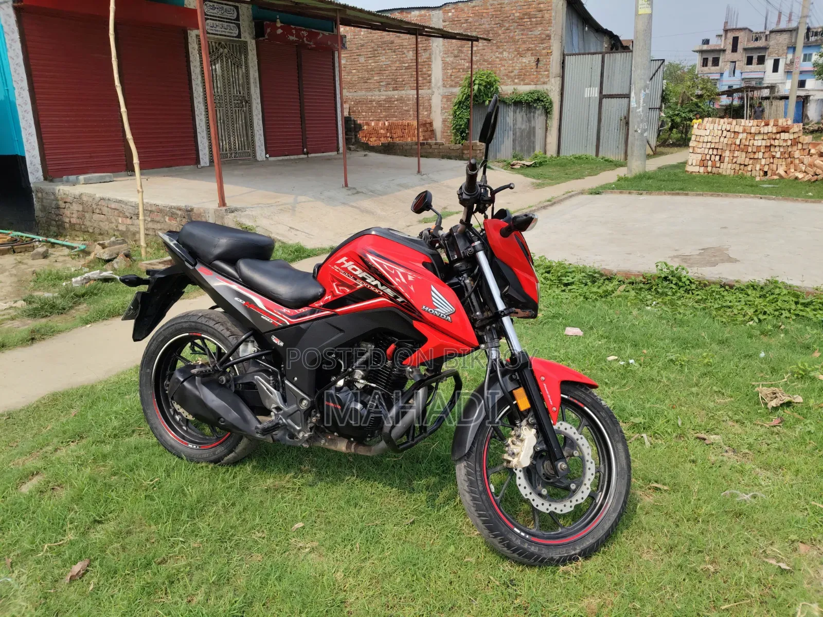 Honda Hornet 2021 Red