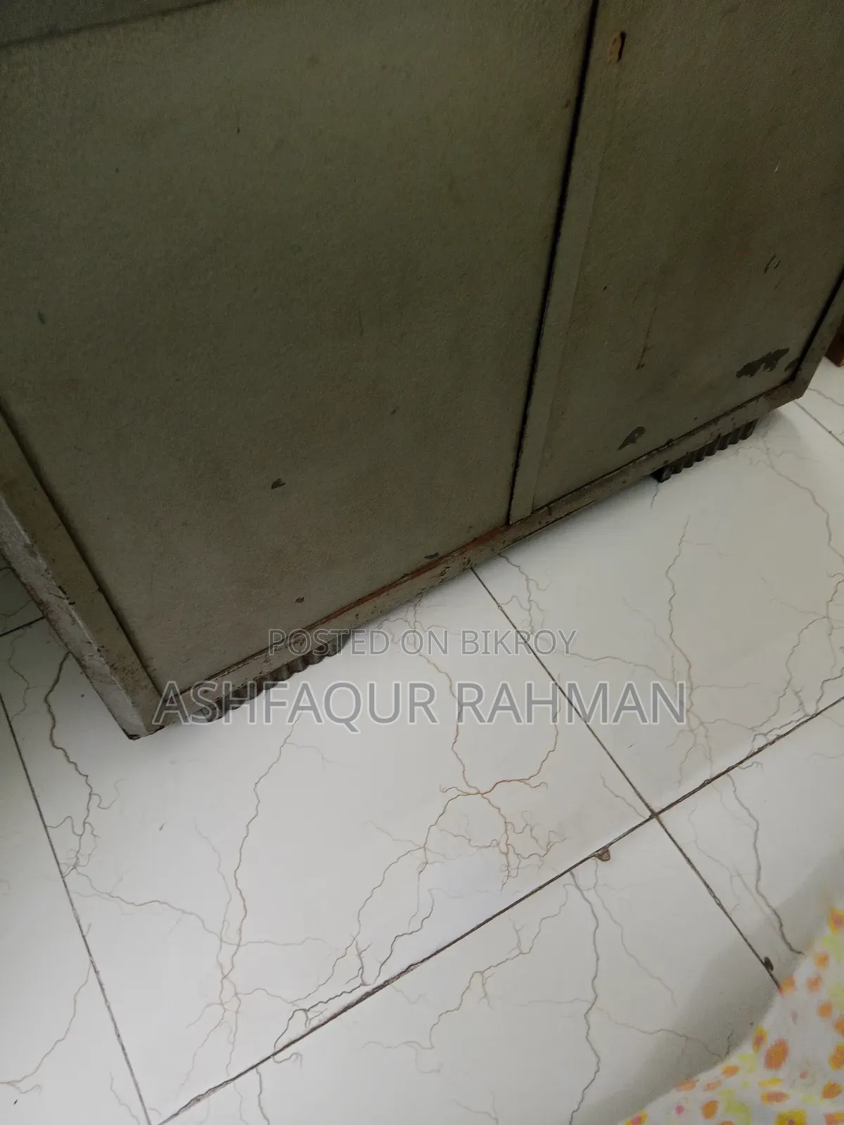 Almirah for Sale