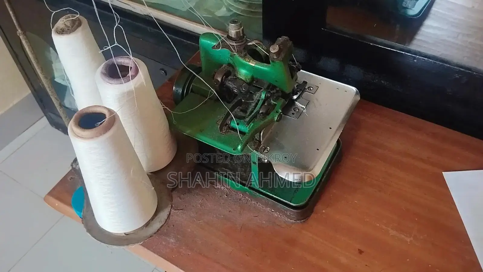 ওভারলক মেশিন