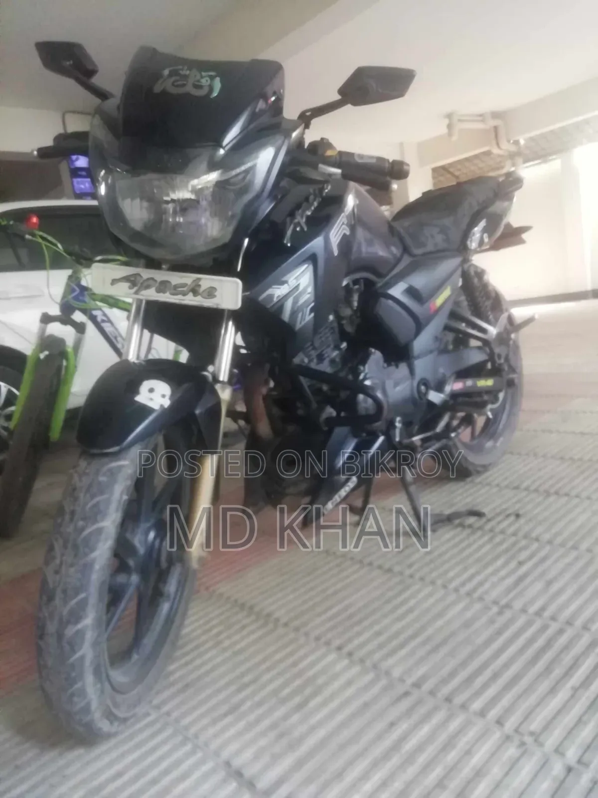 TVS Apache RTR 160 2V ২০১৭ কালো