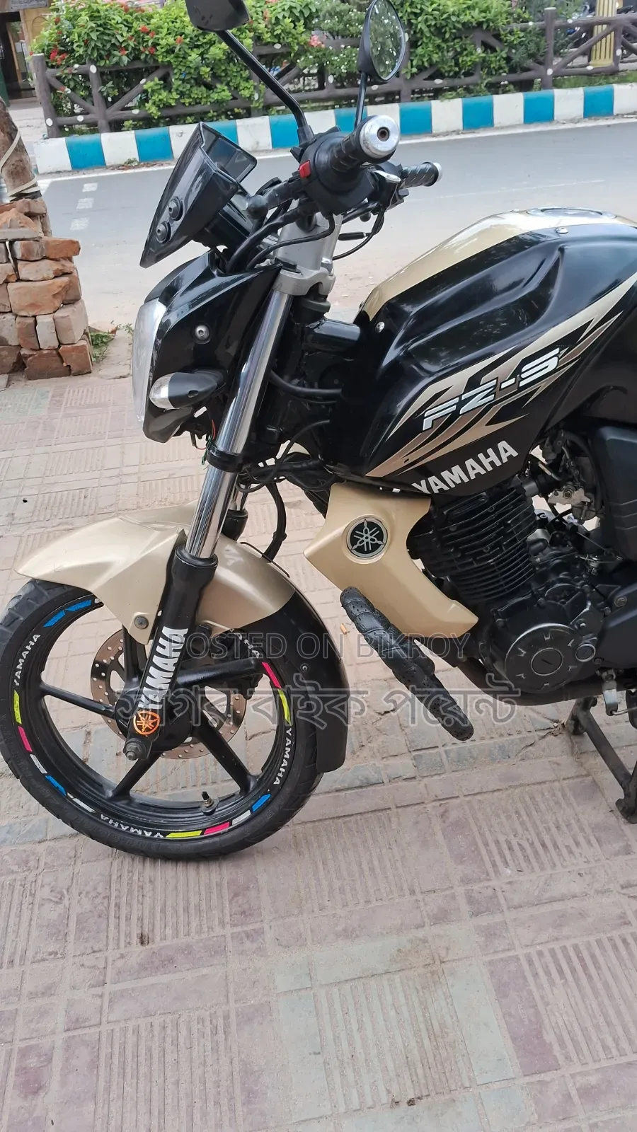 Yamaha FZ 2013 Gold