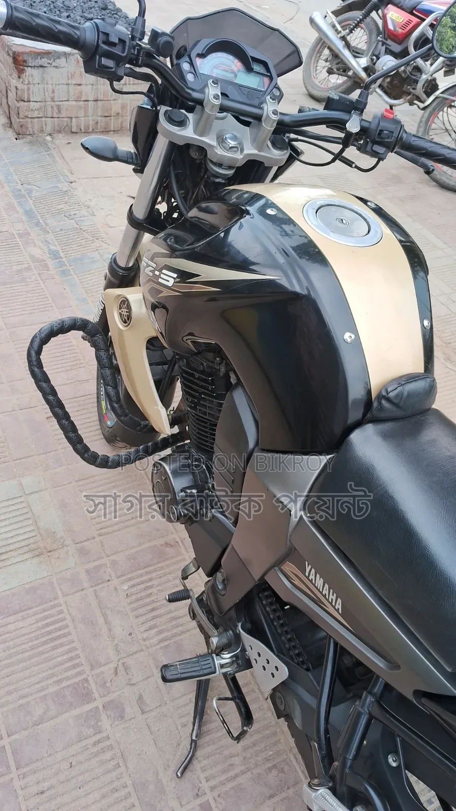 Yamaha FZ 2013 Gold