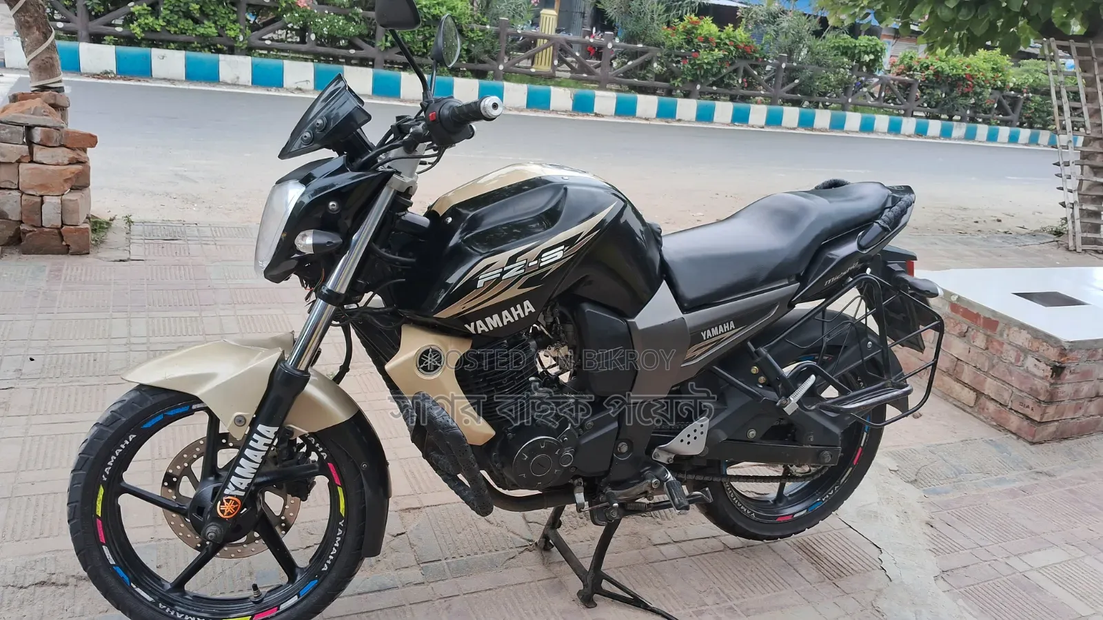 Yamaha FZ 2013 Gold
