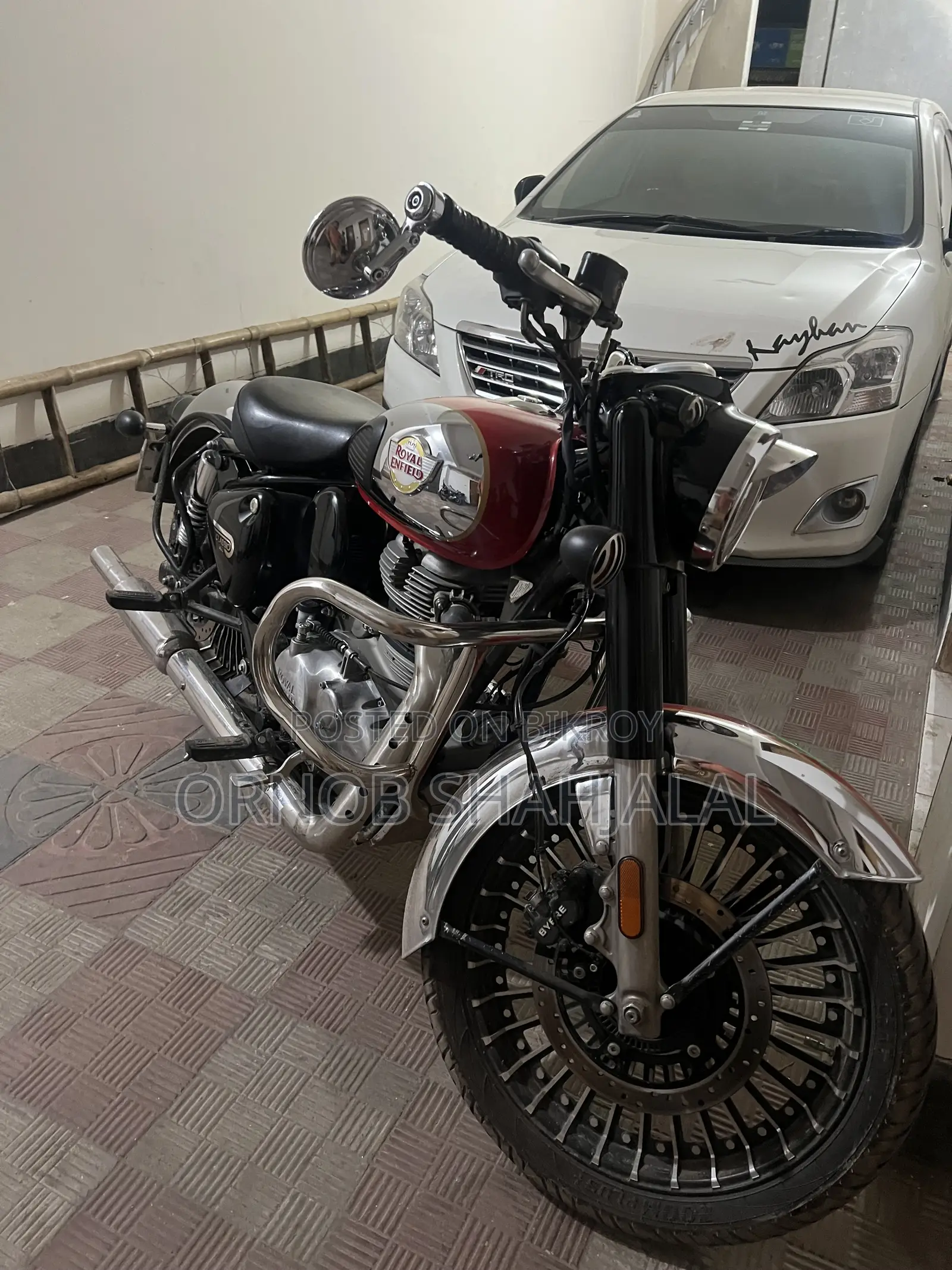 Royal Enfield Classic 350 2025 Red