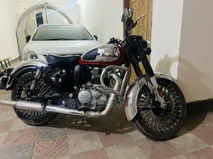 Royal Enfield Classic 350 2025 Red