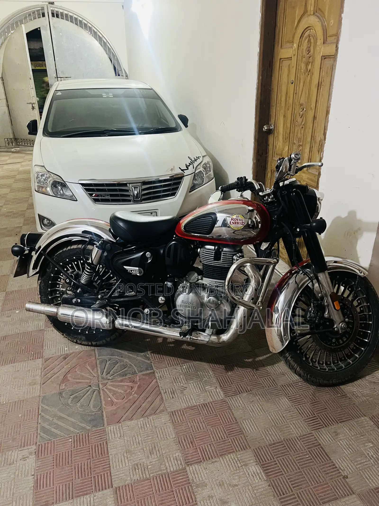 Royal Enfield Classic 350 2025 Red