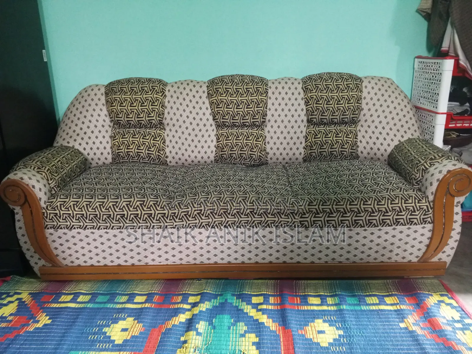 A good quality three-piece sofa set