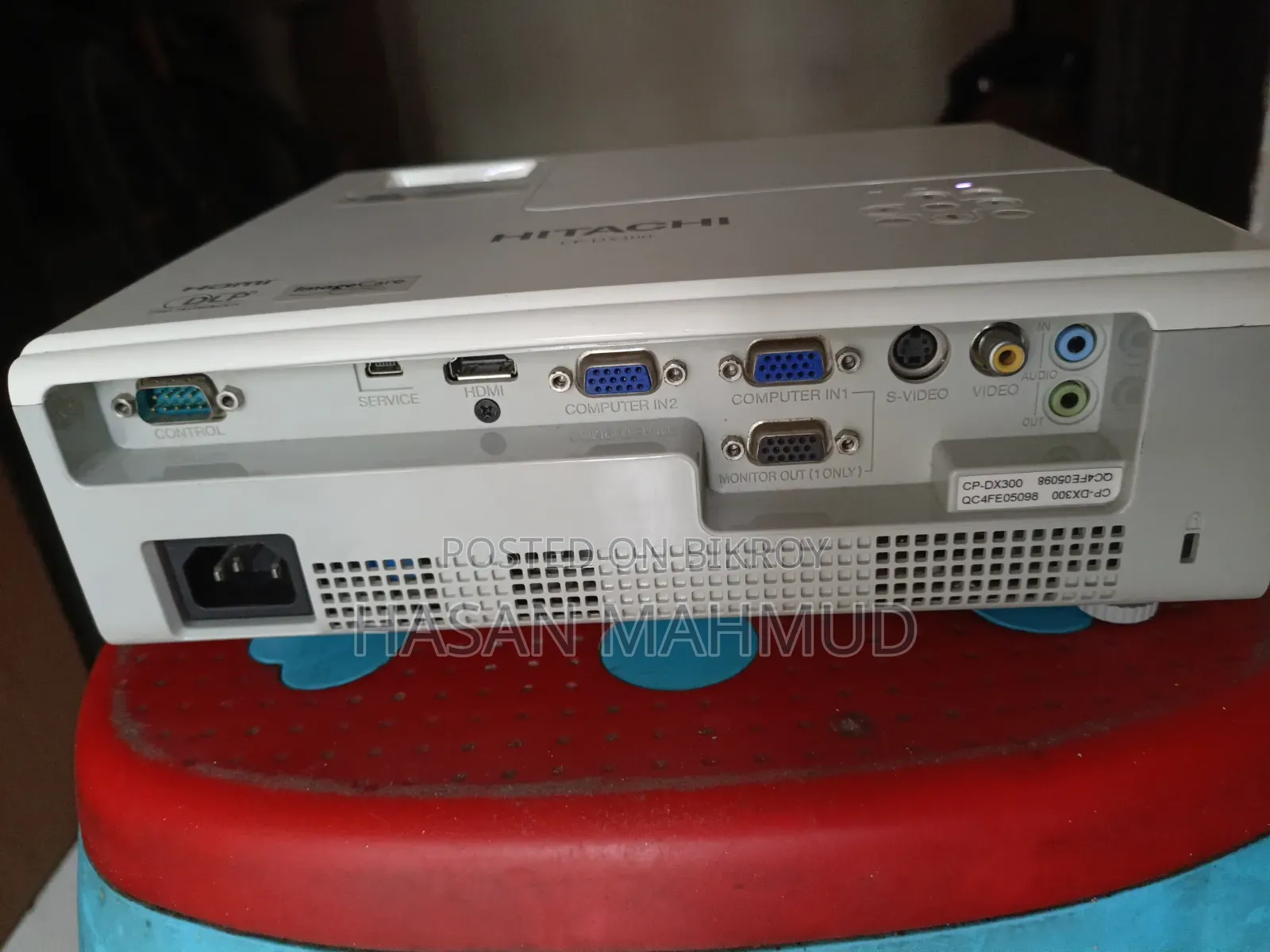 I will sell a Hitachi projector
