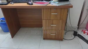 রিডিং টেবিল