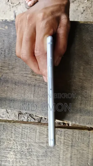 অ্যাপল আইফোন ৬ ৬৪ জিবি সাদা