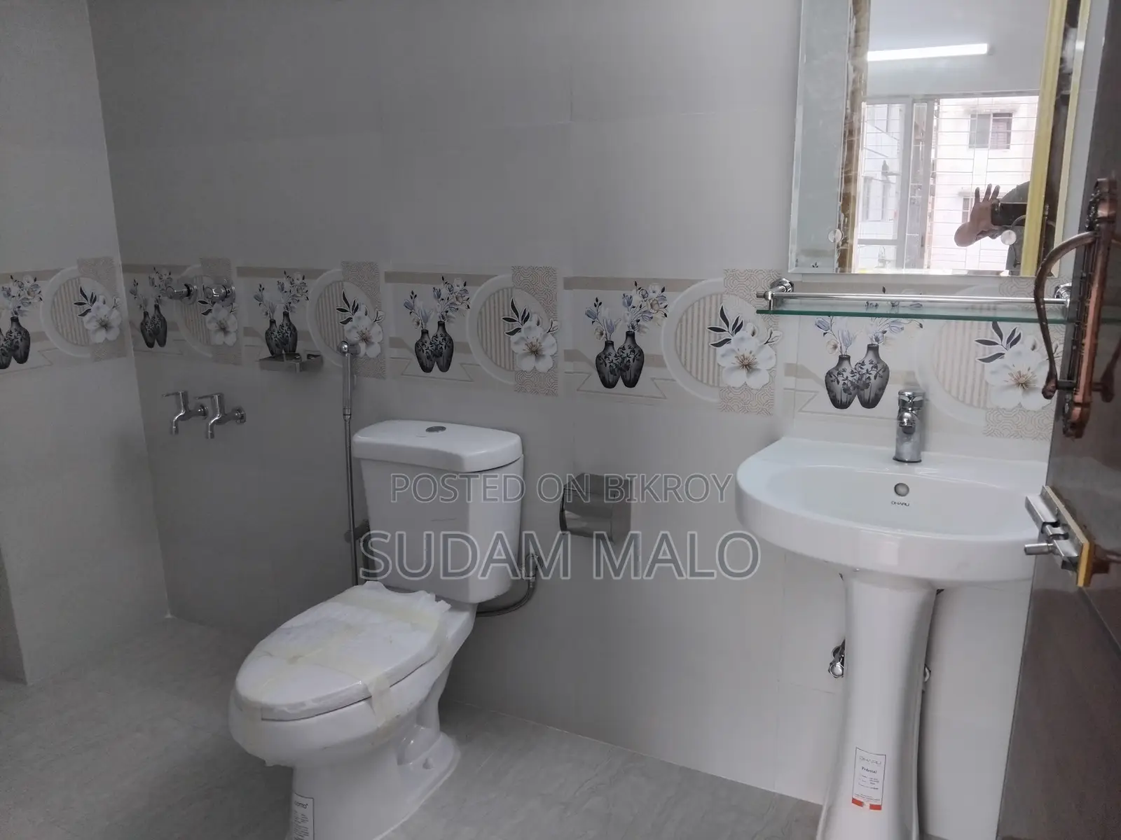 4-bedroom Apartment in Uttara for sale