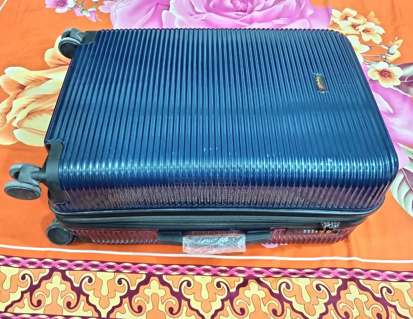 Unused second-hand trolley bag