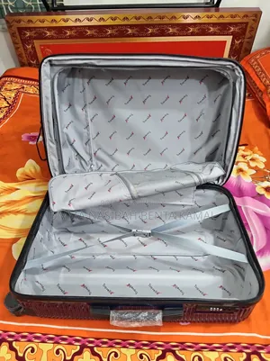Unused second-hand trolley bag