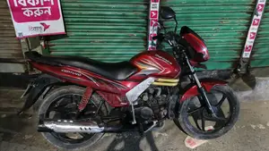 Mahindra Centuro 2016 Red
