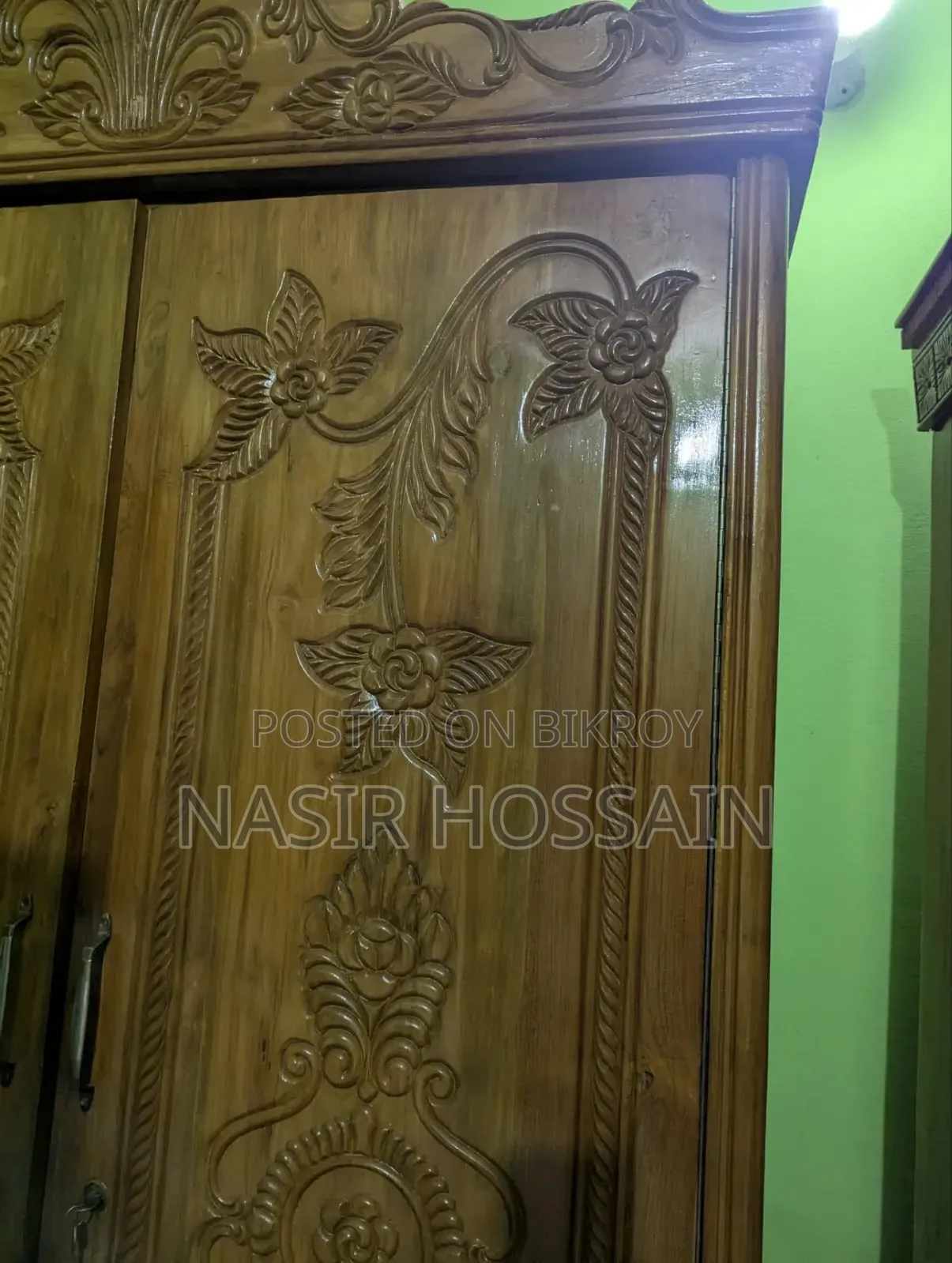 Furniture polishing work