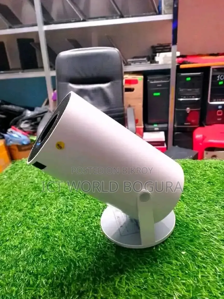 Projector for watching sports