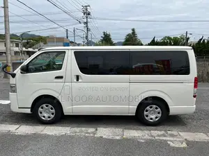 Toyota HiAce 2021 Pearl