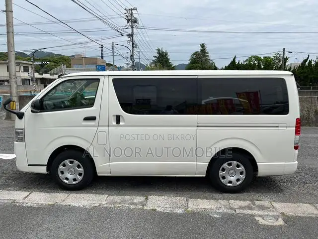 Toyota HiAce 2021 Pearl