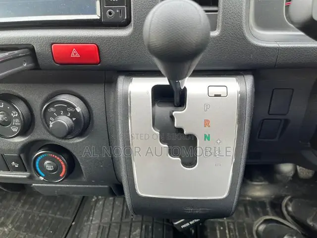 Toyota HiAce 2021 Pearl