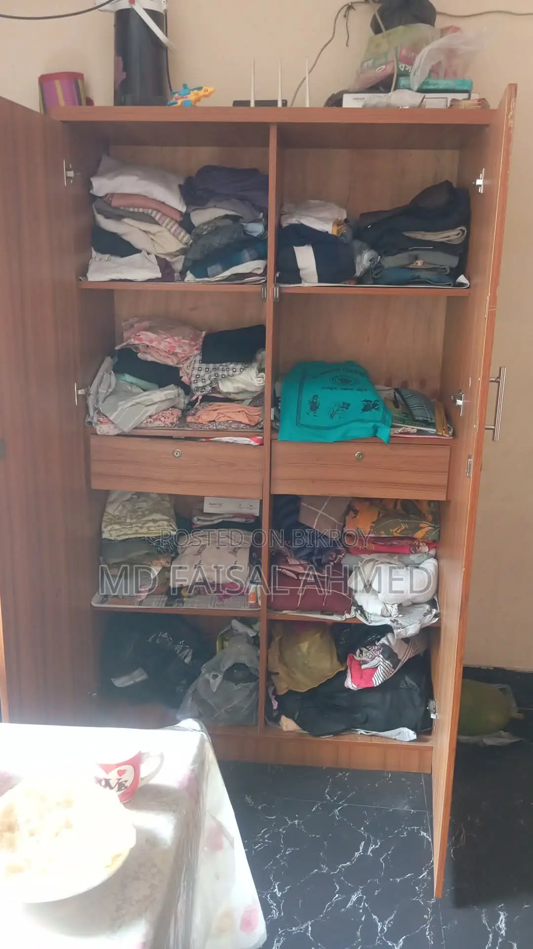 Almari (Wardrobe)