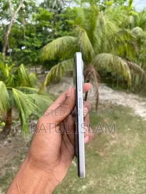 Infinix Smart 9 64 GB Silver