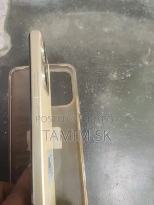 রিয়েলমি ৪ জিবি হোয়াইট