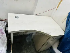 Good table and chair