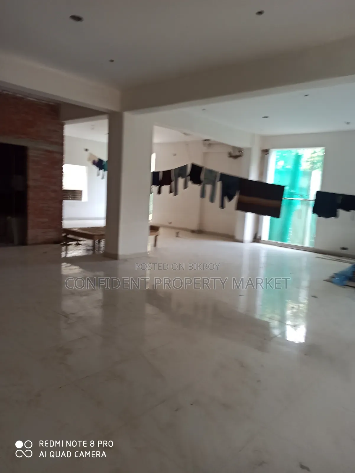 ভাড়ার জন্য বাণিজ্যিক স্থান