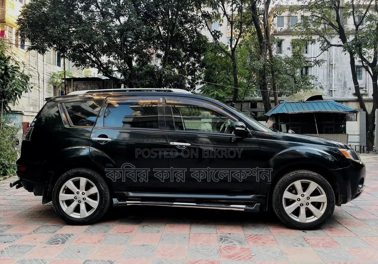 Mitsubishi Outlander 2012 Black