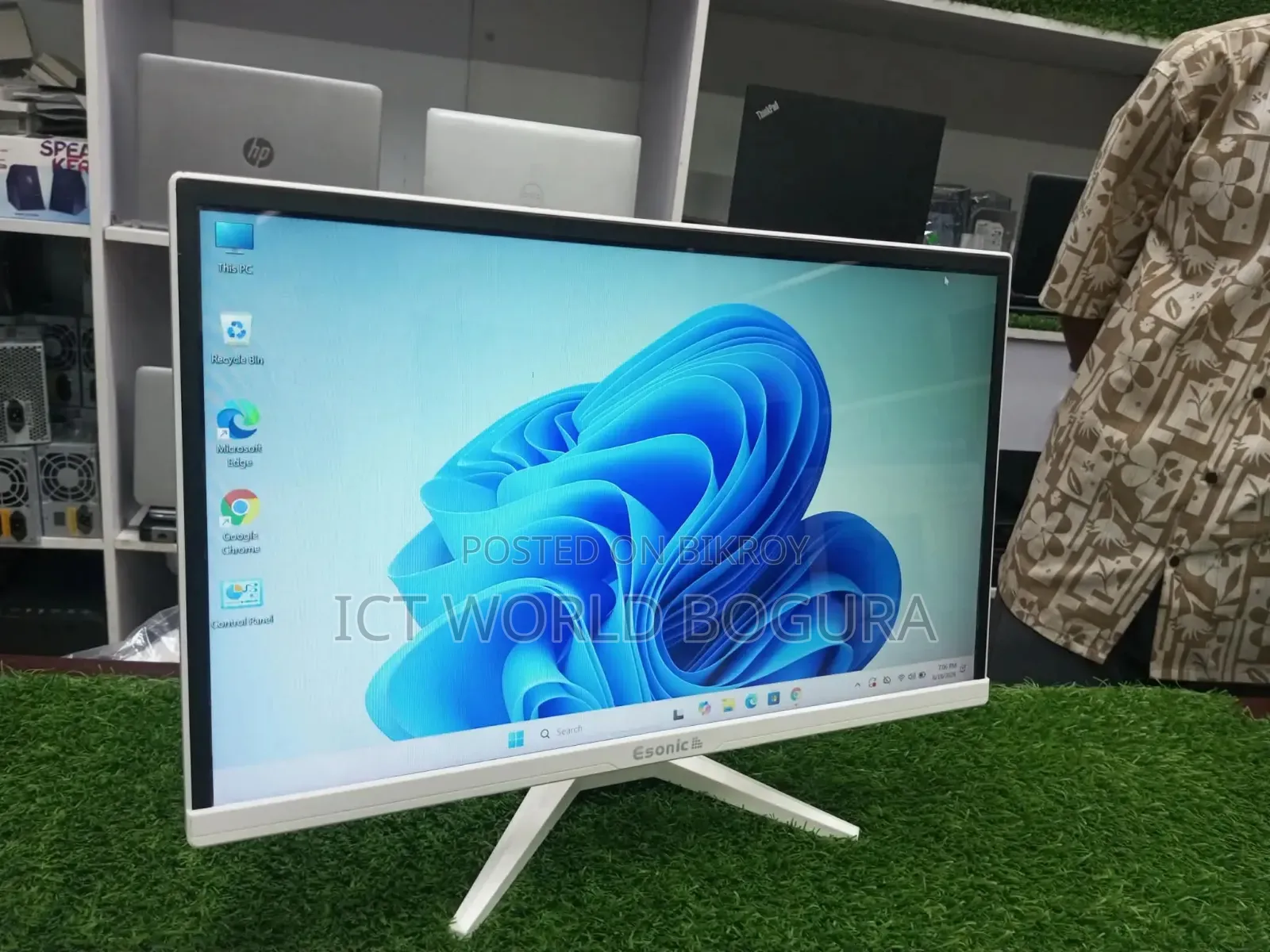 22" Monitor