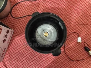 Hawkins Rice Cooker 2.8l Fresh Condition 2month Use With 2 Pots