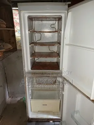 Refrigerator in good condition. Buy it at a low price if you want.