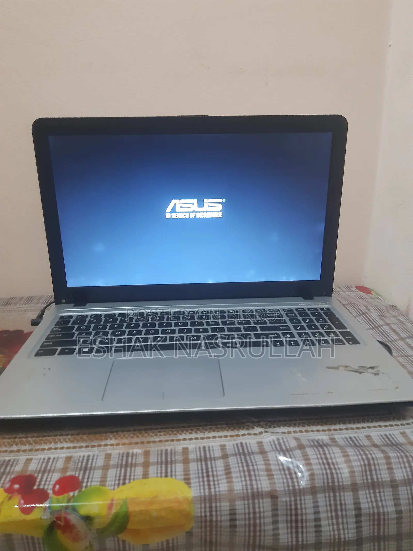 Laptop Asus VivoBook X540SA 4GB Intel Core i3 HDD 1TB
