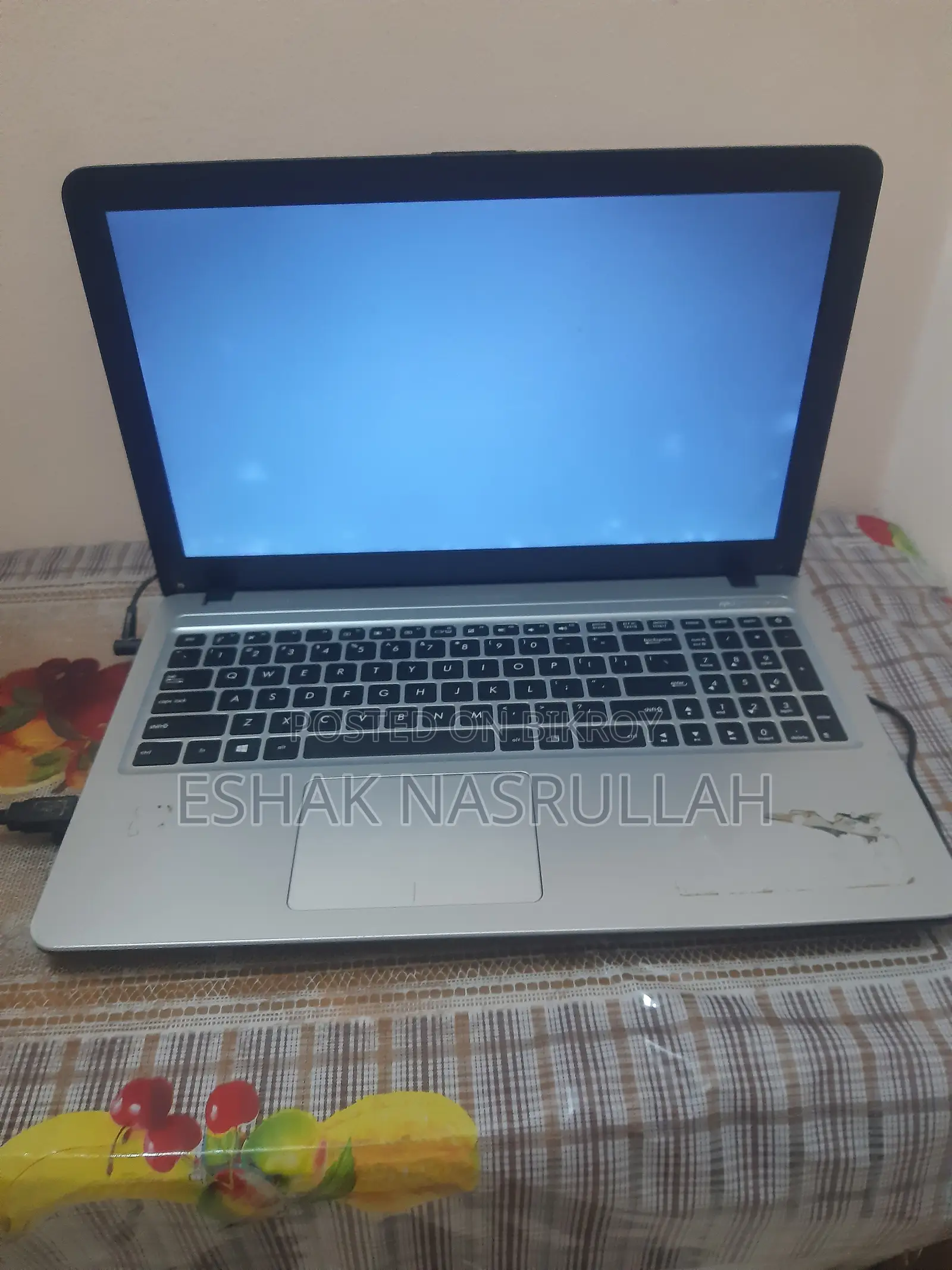 Laptop Asus VivoBook X540SA 4GB Intel Core i3 HDD 1TB