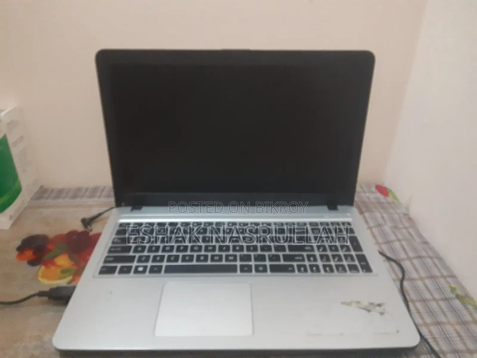 Laptop Asus VivoBook X540SA 4GB Intel Core i3 HDD 1TB