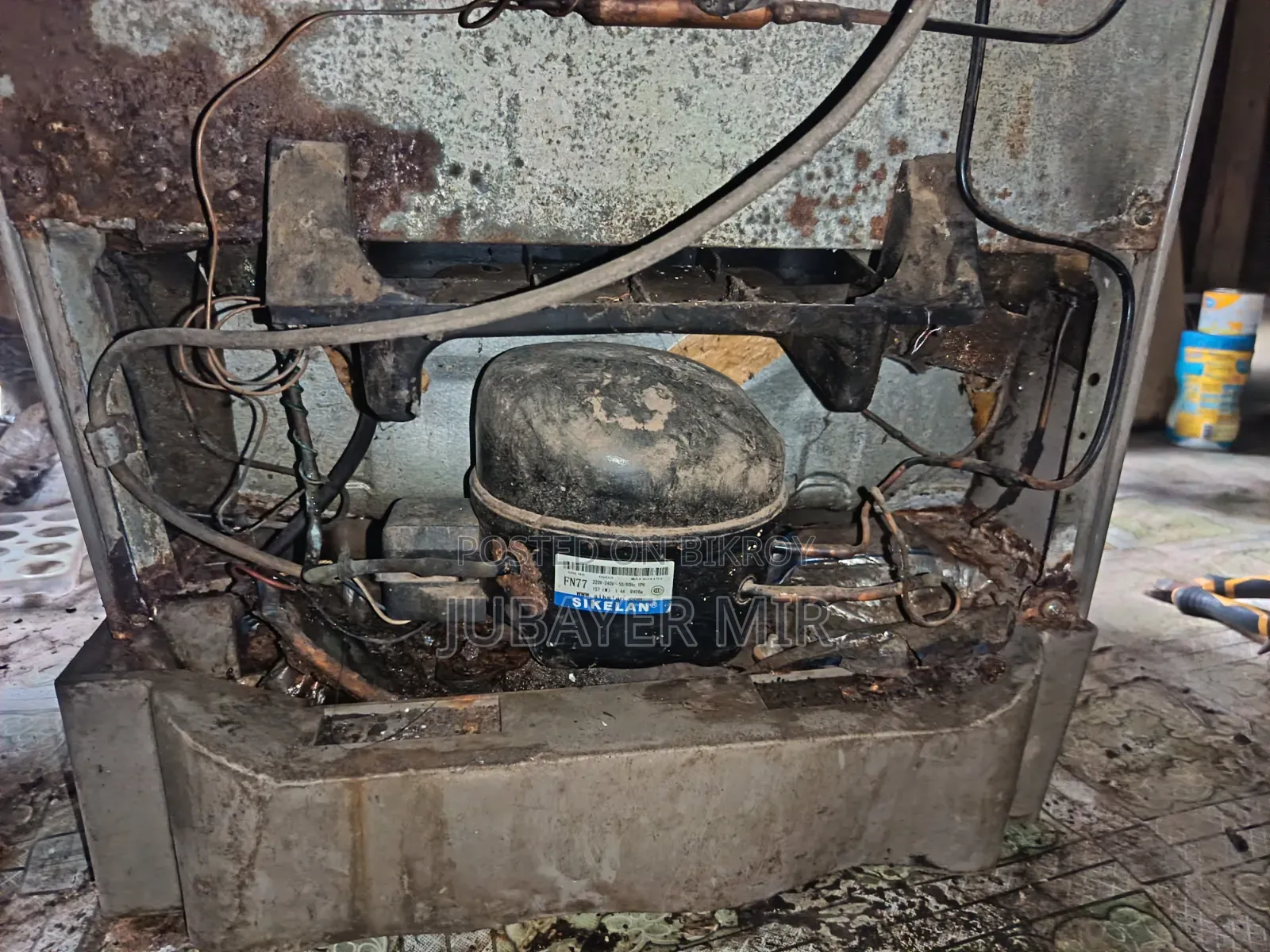 Second-hand running refrigerator compressor