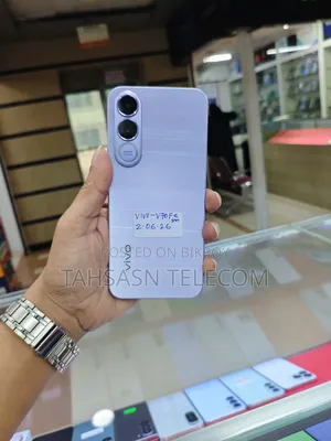 Vivo V70 256 GB Silver