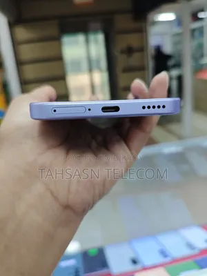 Vivo V70 256 GB Silver