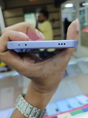 Vivo V70 256 GB Silver