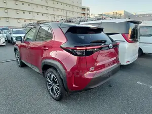 Toyota Yaris Cross 1.5 Hybrid FWD 2021 Red